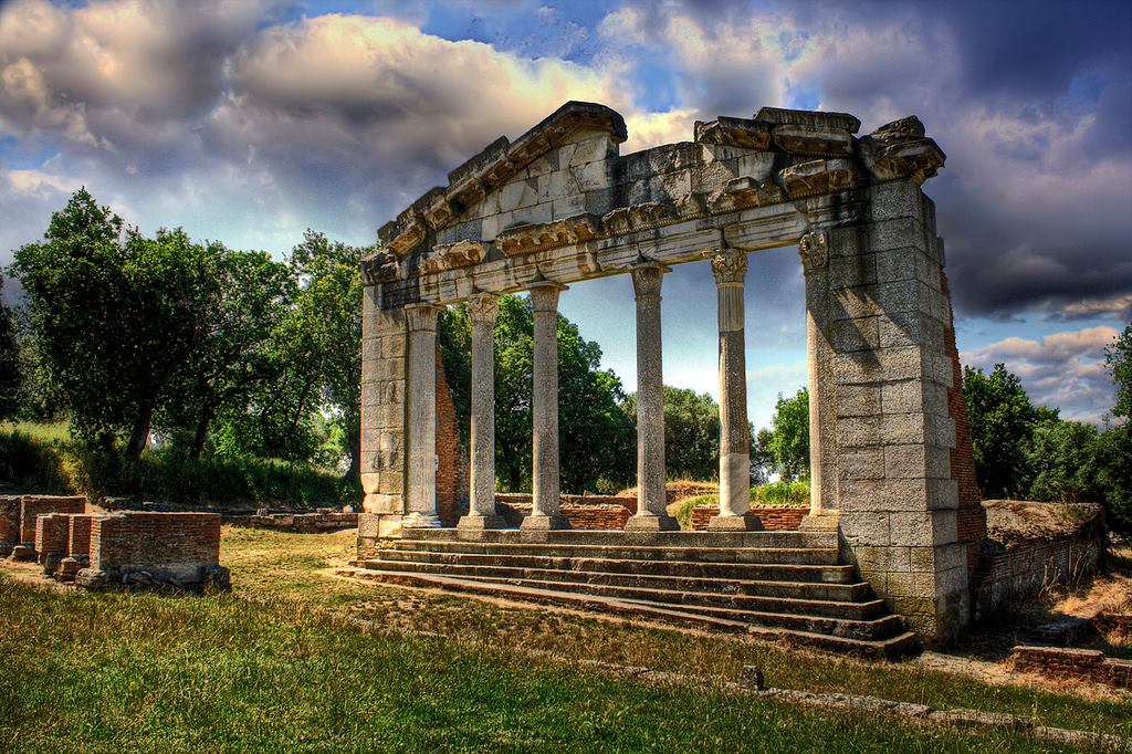Berat und Apollonia Tradition and Adventure